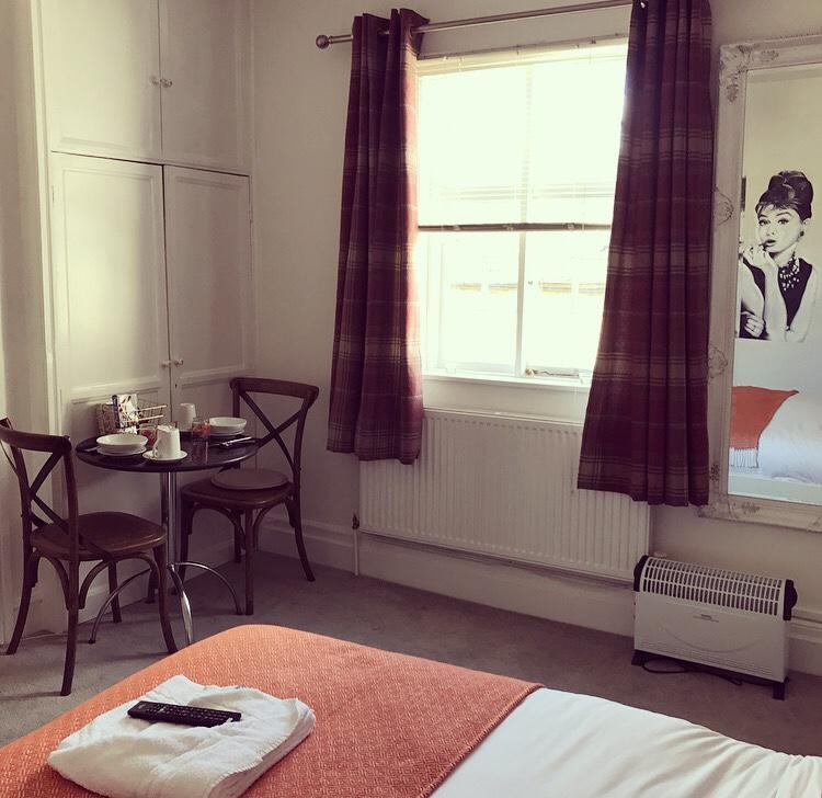 Wansford Country Lounge B&B Extérieur photo